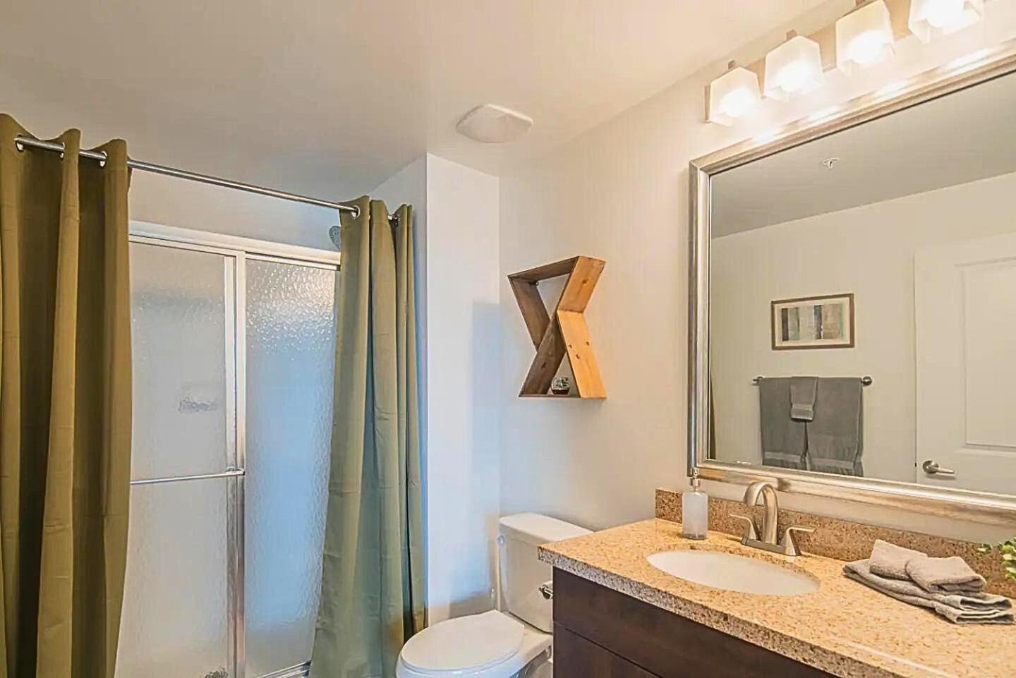 Shopping & Dining 1 Mile - 24 Hour Pool With Parking - 4036 Holiday home Phoenix